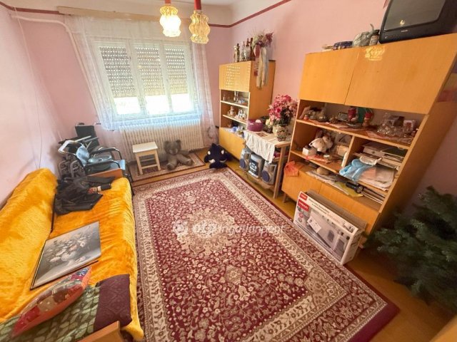 Eladó családi ház, Tiszakécskén 23.99 M Ft, 4 szobás