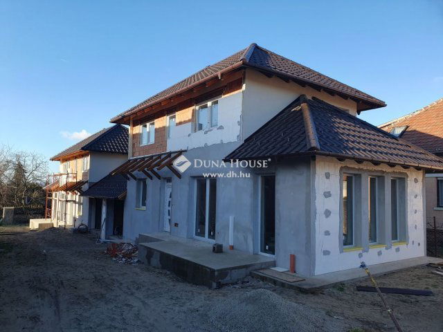 Eladó ikerház, Fóton 108 M Ft, 5 szobás / költözzbe.hu