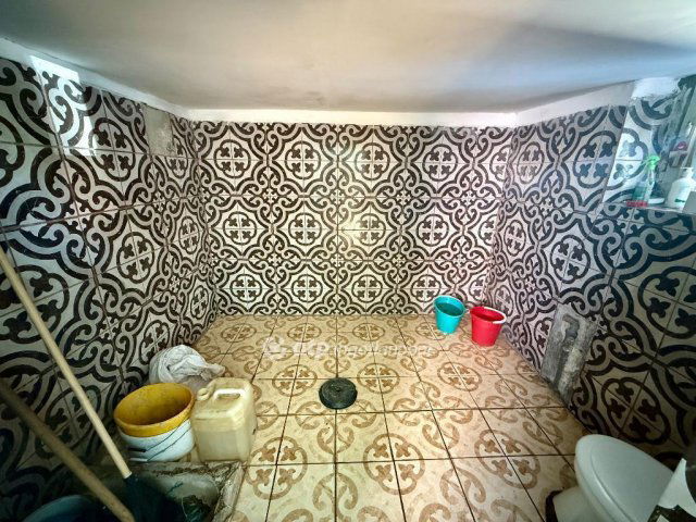 Eladó családi ház, Jászladányon 4 M Ft, 1+1 szobás