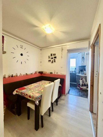 Eladó panellakás, Debrecenben 69.9 M Ft, 3 szobás