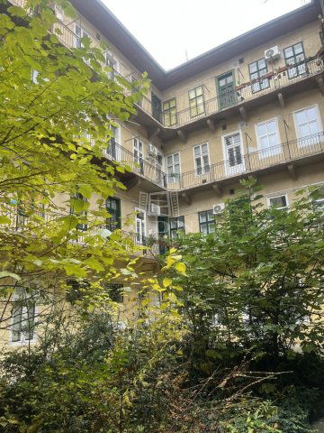 Eladó téglalakás, Budapesten, VIII. kerületben 64.9 M Ft