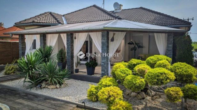 Eladó családi ház, Enyingen 99.9 M Ft, 5 szobás