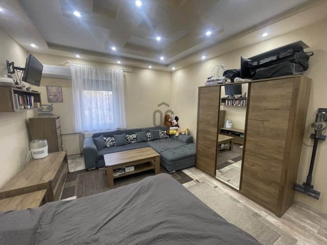 Eladó téglalakás, Dunaújvárosban 39.9 M Ft, 2 szobás