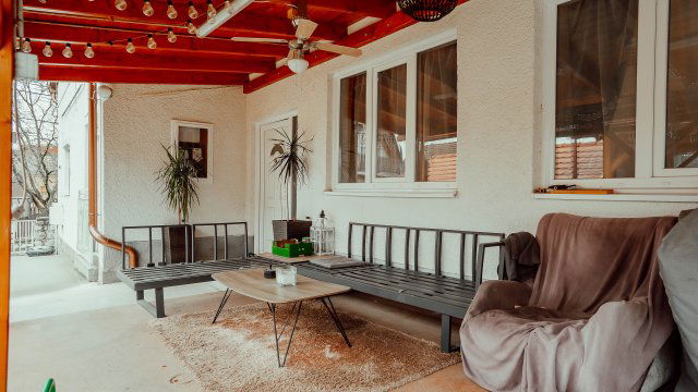 Eladó családi ház, Pécsett 109 M Ft, 3+1 szobás