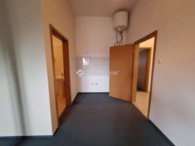 Eladó családi ház, Villányban 130 M Ft, 5 szobás