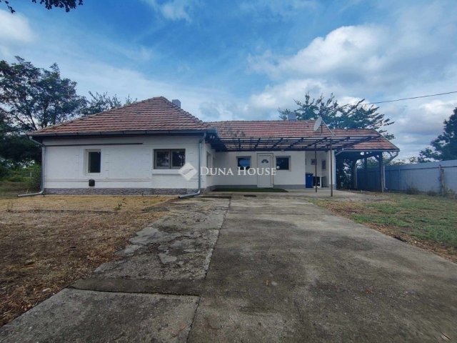 Eladó családi ház, Kókán 44.9 M Ft, 4 szobás