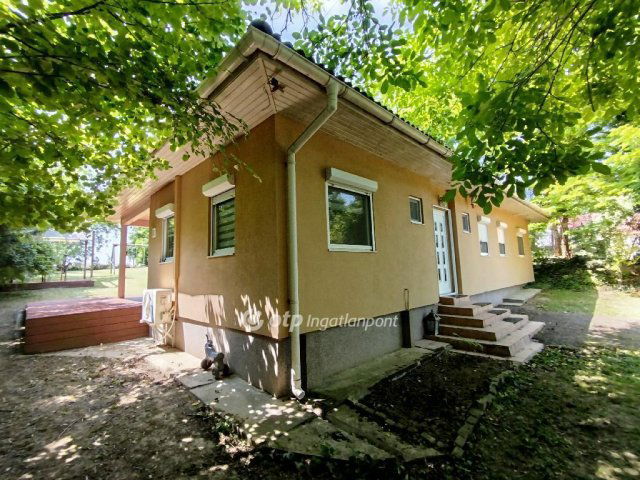 Eladó családi ház, Lothárd 55 M Ft, 4 szobás