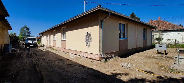 Eladó ikerház, Turán 59.99 M Ft, 4 szobás / költözzbe.hu