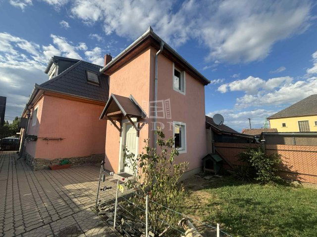 Eladó családi ház, Szombathelyen 69.9 M Ft, 5 szobás