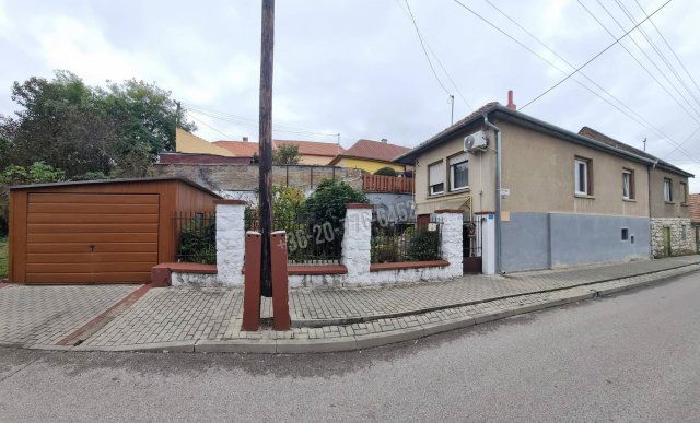 Eladó családi ház, Dorogon 55.9 M Ft, 4 szobás