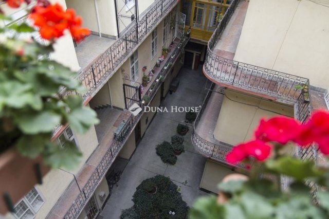 Eladó téglalakás, Budapesten, V. kerületben 199.9 M Ft, 2 szobás