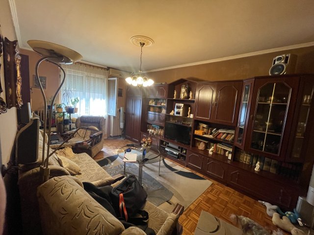 Eladó panellakás, Dunaújvárosban 33.5 M Ft, 3 szobás