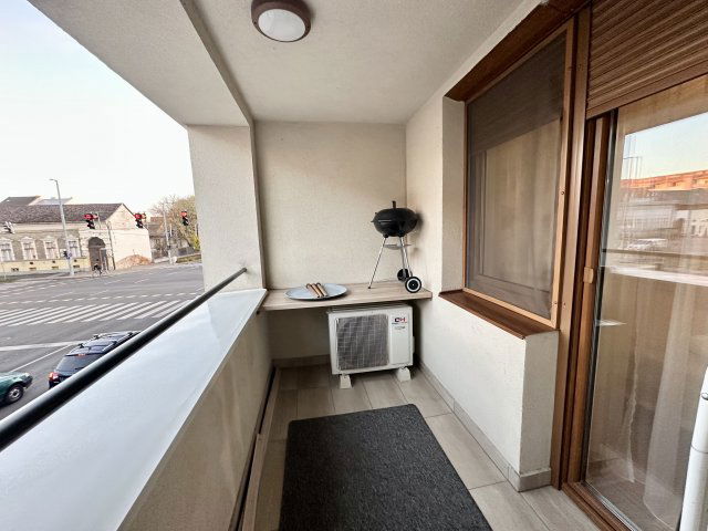 Eladó téglalakás, Debrecenben 87 M Ft, 3 szobás