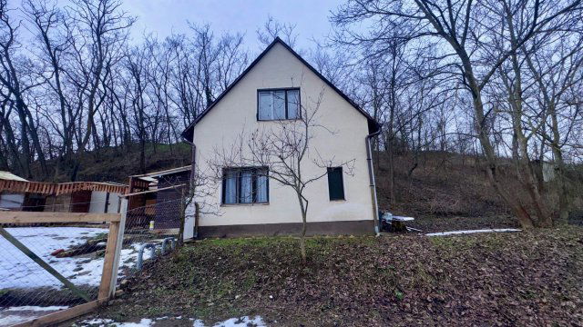 Eladó nyaraló, Lovasberényben 23.5 M Ft, 2 szobás