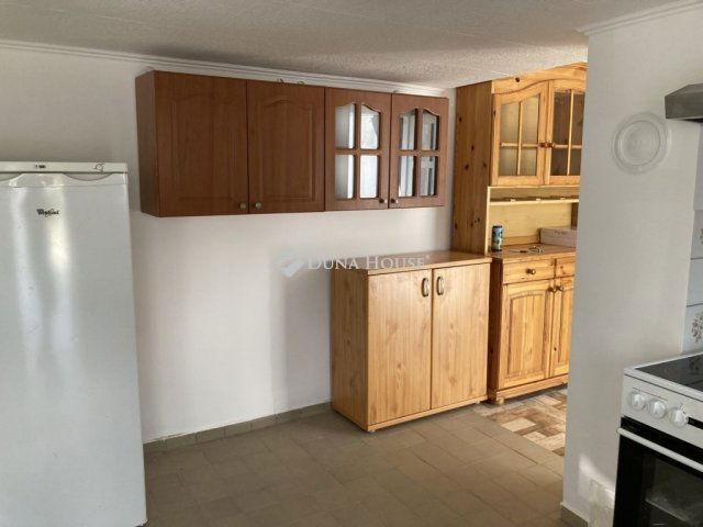 Eladó családi ház, Dombóváron 42.5 M Ft, 3 szobás