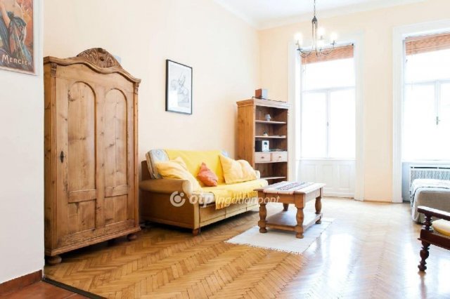 Eladó téglalakás, Budapesten, VII. kerületben 82 M Ft, 2 szobás