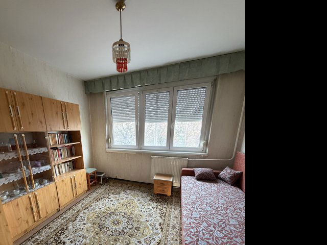 Eladó panellakás, Tatabányán 41.9 M Ft, 2 szobás