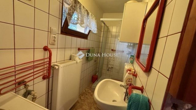 Eladó családi ház, Sülysápon 30.5 M Ft, 2 szobás