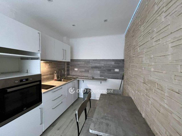 Eladó sorház, Budapesten, IX. kerületben 64.9 M Ft, 3 szobás