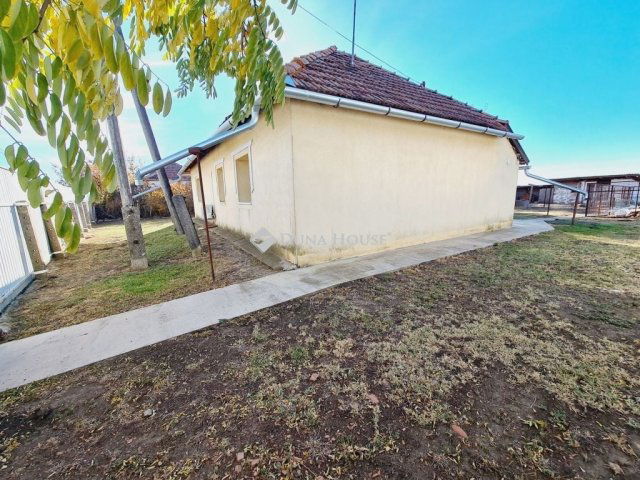 Eladó családi ház, Kétsopronyon 9.99 M Ft, 2 szobás