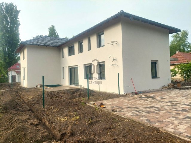 Eladó téglalakás, Siófokon 76.4 M Ft, 3 szobás