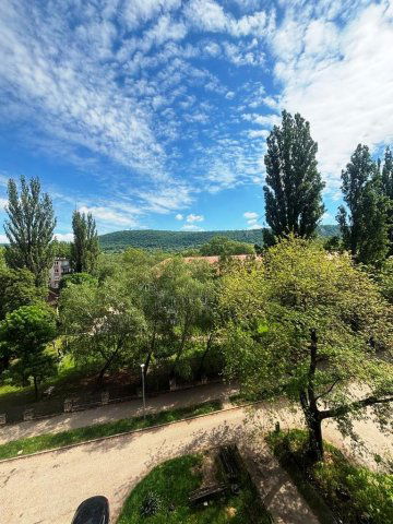 Eladó téglalakás, Tatabányán 39.5 M Ft, 3 szobás