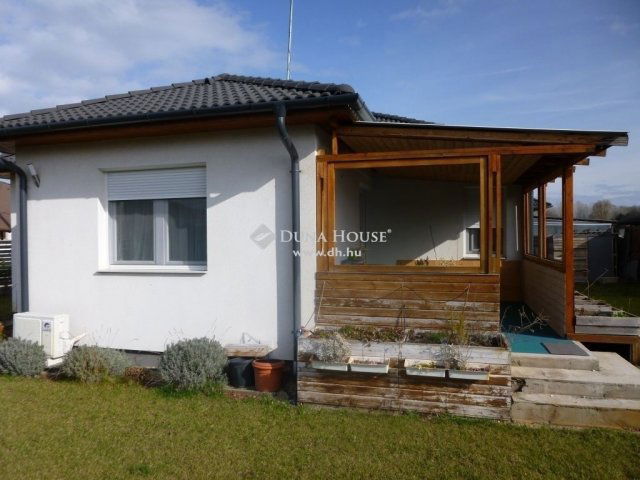Eladó családi ház, Kecskeméten 89.5 M Ft, 4 szobás