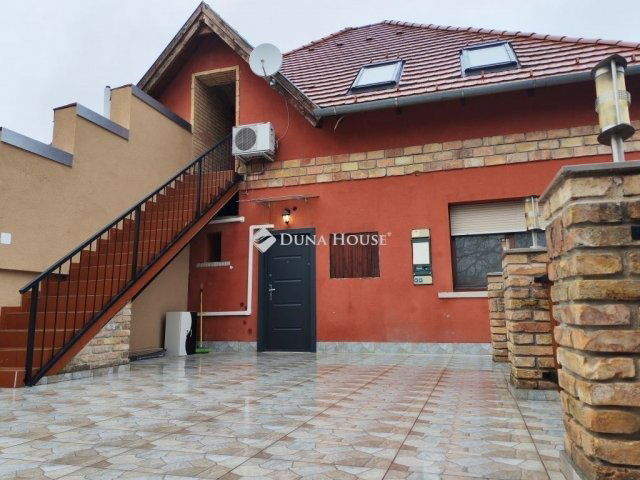 Eladó családi ház, Gödöllőn 134 M Ft, 4+2 szobás