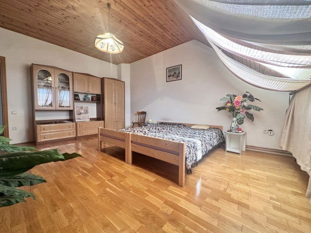 Eladó ikerház, Sajtoskálon 49.9 M Ft, 4 szobás