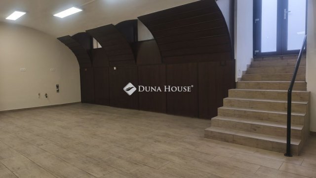 Eladó üzlethelyiség, Budapesten, V. kerületben 79.75 M Ft