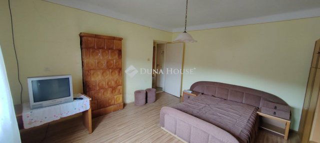 Eladó családi ház, Kistolmácson 12.2 M Ft, 3 szobás