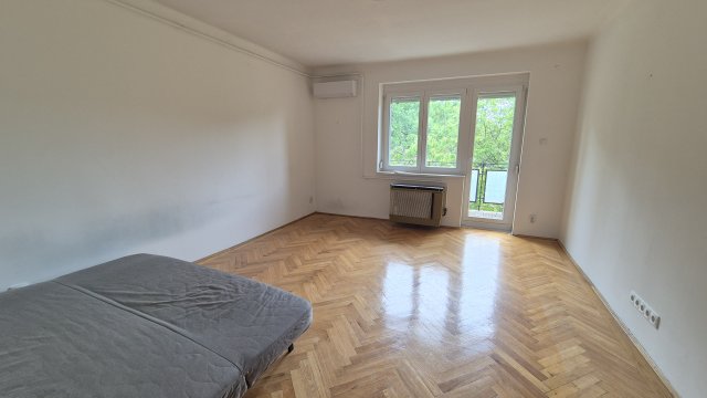 Eladó téglalakás, Budapesten, I. kerületben, Harkály utcában