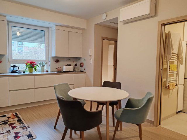 Eladó téglalakás, Budapesten, XXI. kerületben, Szent Imre téren