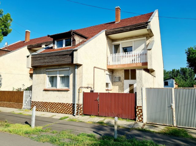 Eladó ikerház, Békéscsabán 49 M Ft, 4 szobás