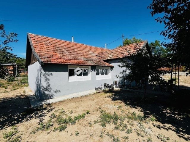 Eladó családi ház, Pándon 29.9 M Ft, 3 szobás