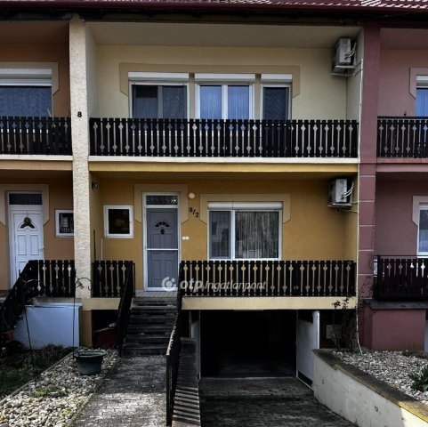 Eladó téglalakás, Hévízen 80.7 M Ft, 3+1 szobás