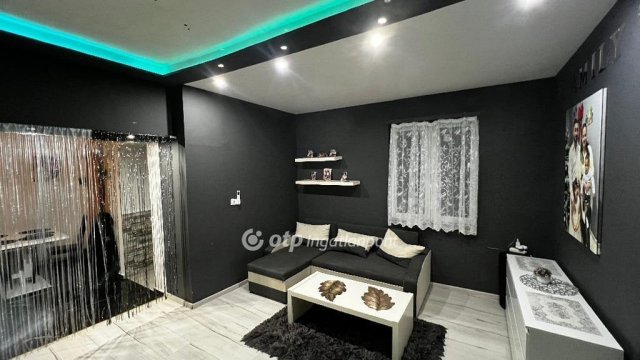 Eladó családi ház, Szihalmon 26 M Ft, 3 szobás