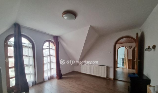Eladó családi ház, Pápán 117 M Ft, 2+2 szobás