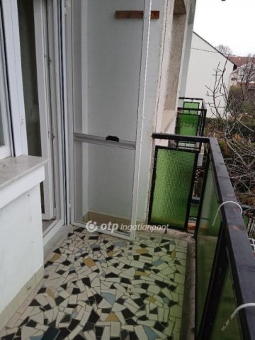 Eladó téglalakás, Balatonfüreden 79.8 M Ft, 3 szobás