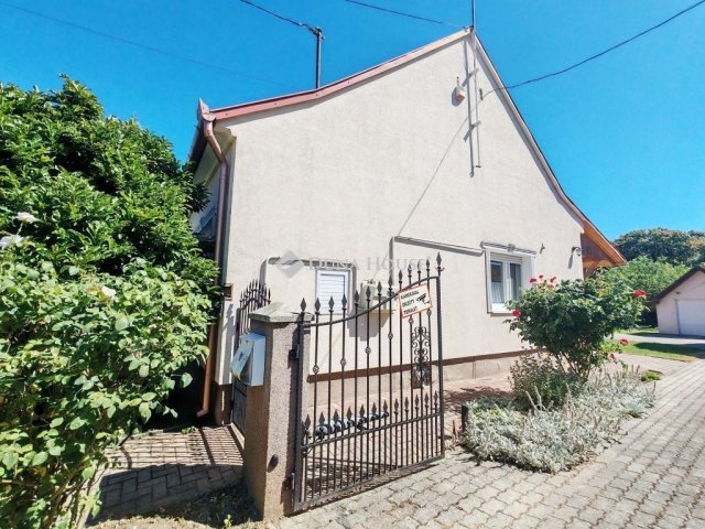 Eladó családi ház, Csurgón 48 M Ft, 3 szobás