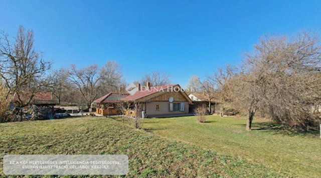 Eladó családi ház, Helvécián 149.8 M Ft, 6 szobás