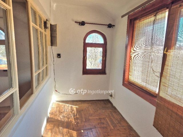 Eladó családi ház, Előszálláson 24.9 M Ft, 1+1 szobás