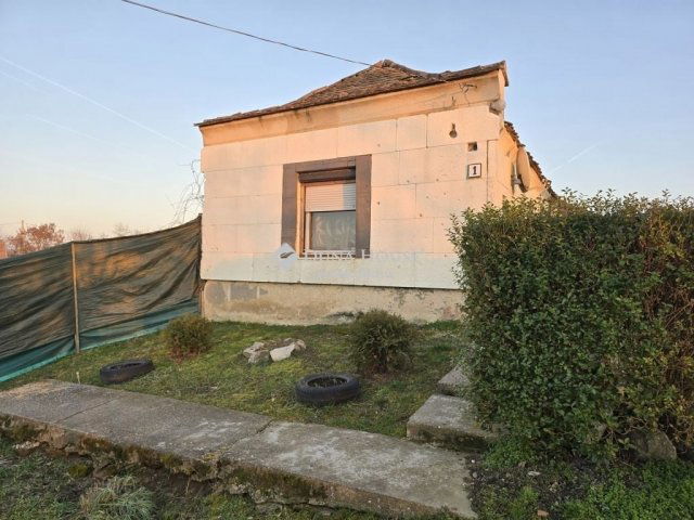 Eladó családi ház, Zókon 8.9 M Ft, 2 szobás