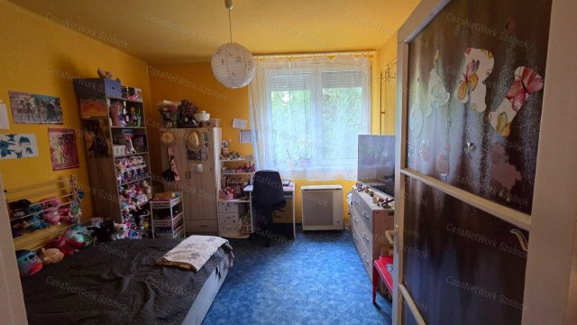 Eladó téglalakás, Szolnokon 31 M Ft, 2 szobás