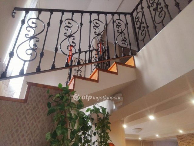 Eladó családi ház, Hajdúböszörményen 115 M Ft, 4+1 szobás