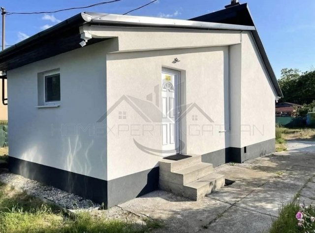 Eladó családi ház, Győrött 37.99 M Ft, 2 szobás