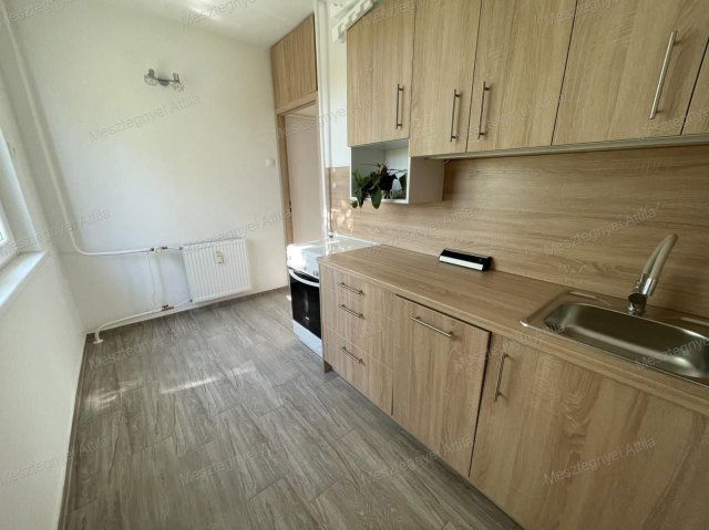 Eladó panellakás, Sopronban 53.9 M Ft, 2 szobás