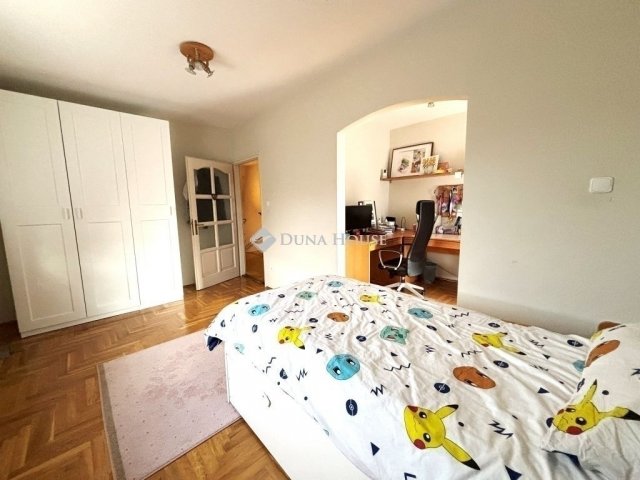 Eladó családi ház, Budapesten, III. kerületben 189.375 M Ft