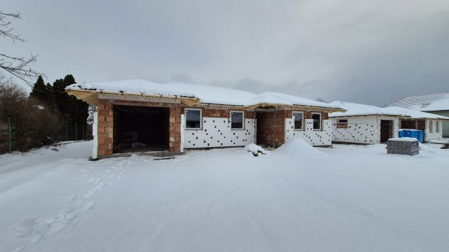 Eladó családi ház, Szigetszentmiklóson 129 M Ft, 5 szobás