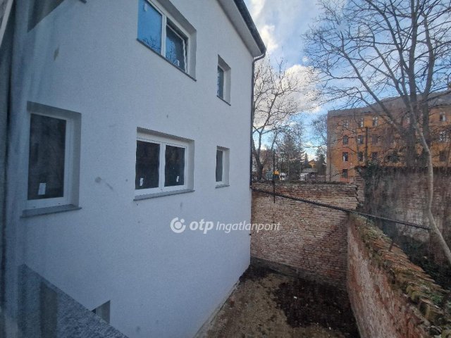 Eladó iroda, Sopronban 320 M Ft / költözzbe.hu